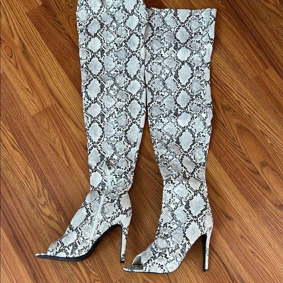 Fashion Nova Shoes - Fashion Nova Black and White Snakeskin Over-the-Knee Boots